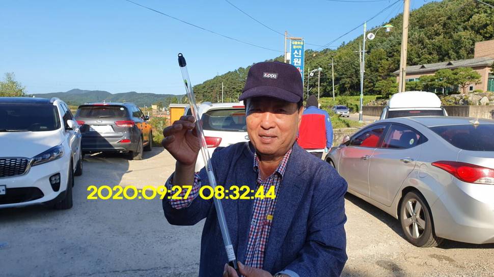 신원낚시터10월7일 연휴에도 토종4짜와 덩어리는 계속 나와 줍니다 (유료터정보 - 유료터점주조황)