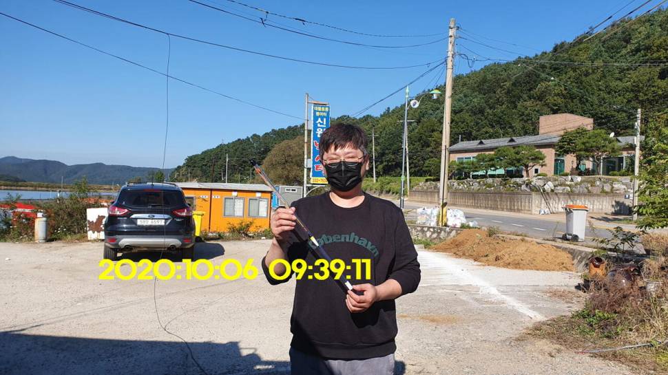 신원낚시터10월7일 연휴에도 토종4짜와 덩어리는 계속 나와 줍니다 (유료터정보 - 유료터점주조황)
