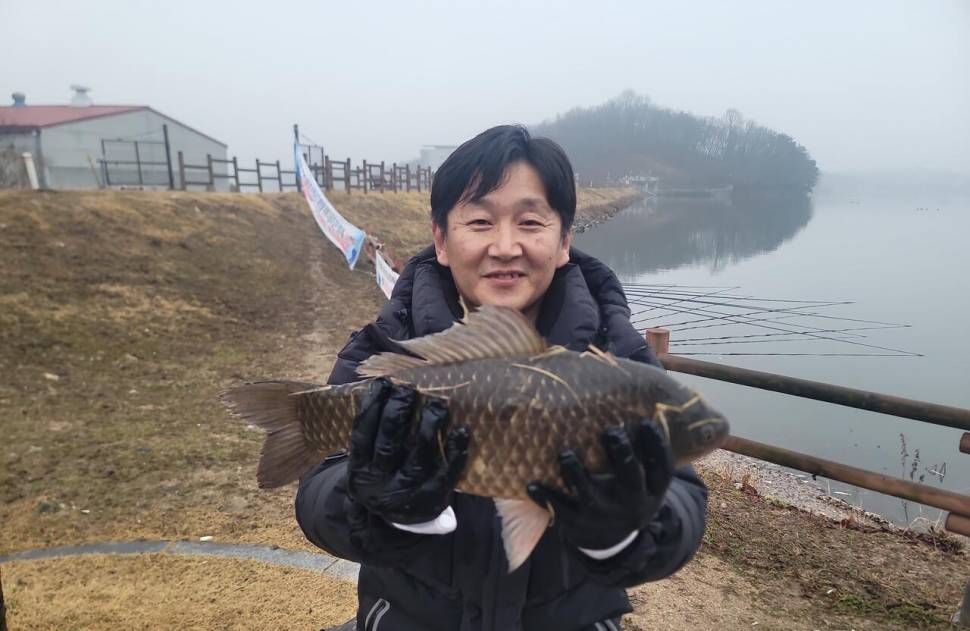 2024년 02월 넷째주 조황정보 용담낚시터사암지 4짜 14마리 대행진 (유료터정보 - 유료터점주조황)
