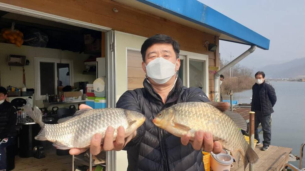 고삼지 독보적인 시즌조황 연일 사짜붕어 행진 (유료터정보 - 유료터점주조황)