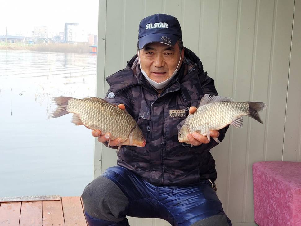 송전지 창신좌대 조황정보 (유료터정보 - 유료터점주조황)