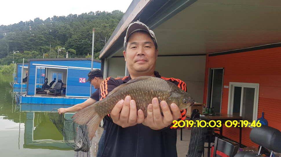 용인 신원낚시터 토종대물48짜리 구경하고 가시겠습니다 (유료터정보 - 유료터점주조황)