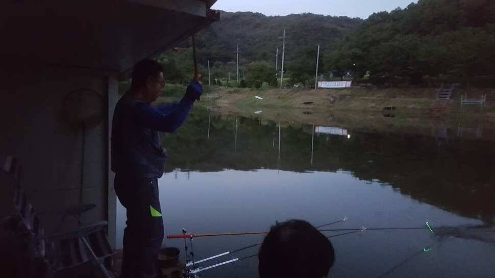 수곡낚시터 연휴 주말 조황 및 붕어 방류 안내 (유료터정보 - 유료터점주조황)