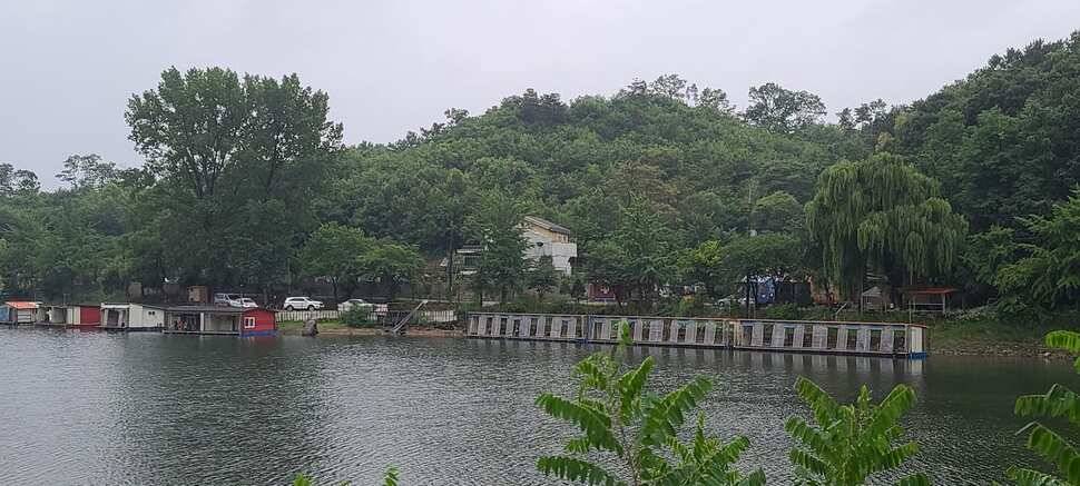 여름 휴가철 피서낚시 힐링 수곡낚시터 수목 노지잔교 조황 여전히 좋습니다 (유료터정보 - 유료터점주조황)