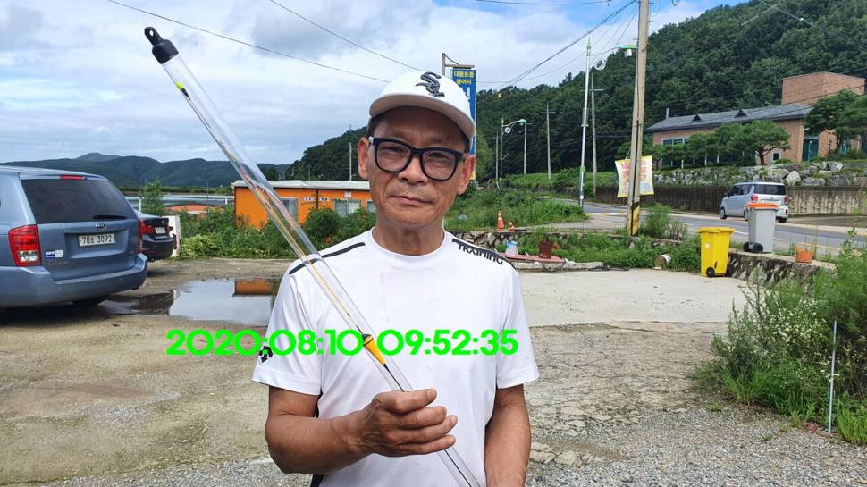 신원낚시터 8월16일 토종붕어 4짜와 덩어리 사진입니다 (유료터정보 - 유료터점주조황)