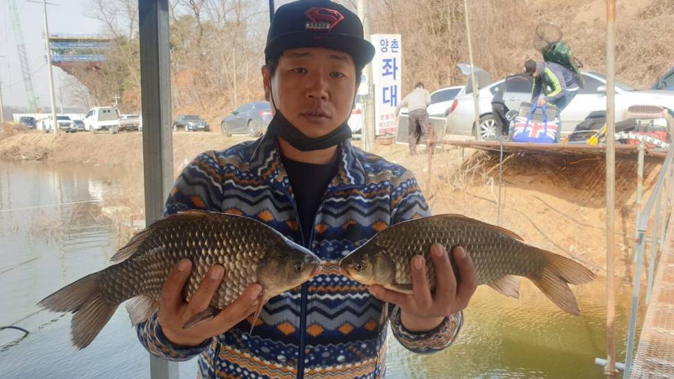 독보적인 사짜붕어 방출 고삼지 상류권 포인트 (유료터정보 - 유료터점주조황)