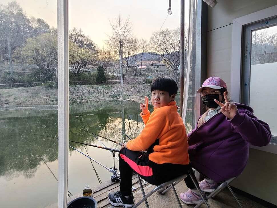 힐링 양평 수곡낚시터 주중 고른 조황이네요수상좌대 할인요금 및 주말 붕어방류 안내 (유료터정보 - 유료터점주조황)