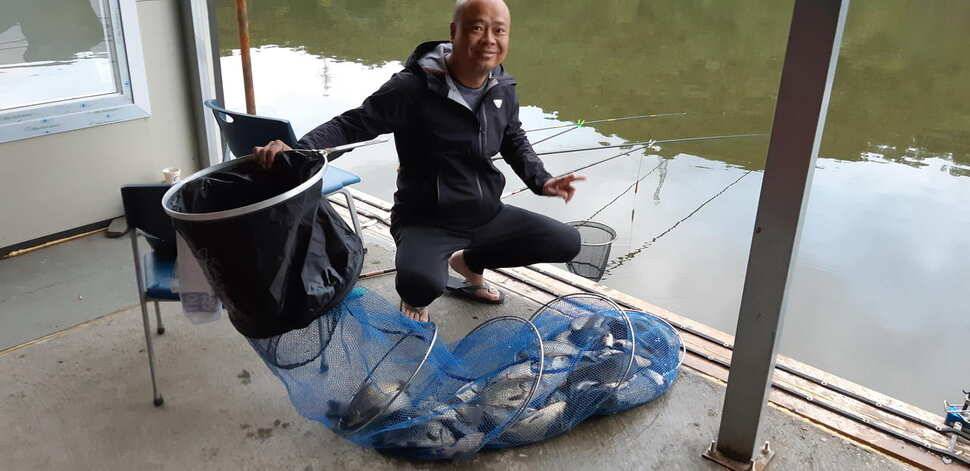 양평 수곡낚시터 주말에 이어서 오늘도 고른 조황으로 잘 나와줍니다 내일 붕어방류 합니다 (유료터정보 - 유료터점주조황)
