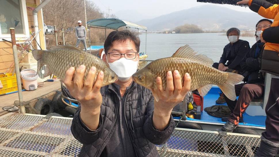 고삼지 독보적인 시즌조황 연일 사짜붕어 행진 (유료터정보 - 유료터점주조황)