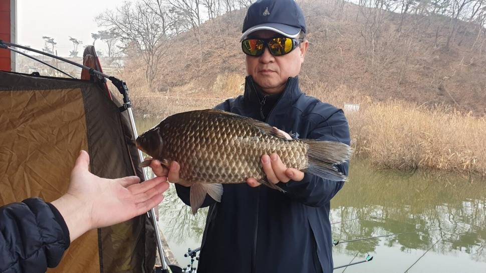 고삼지 독보적인 시즌조황 연일 사짜붕어 행진 (유료터정보 - 유료터점주조황)