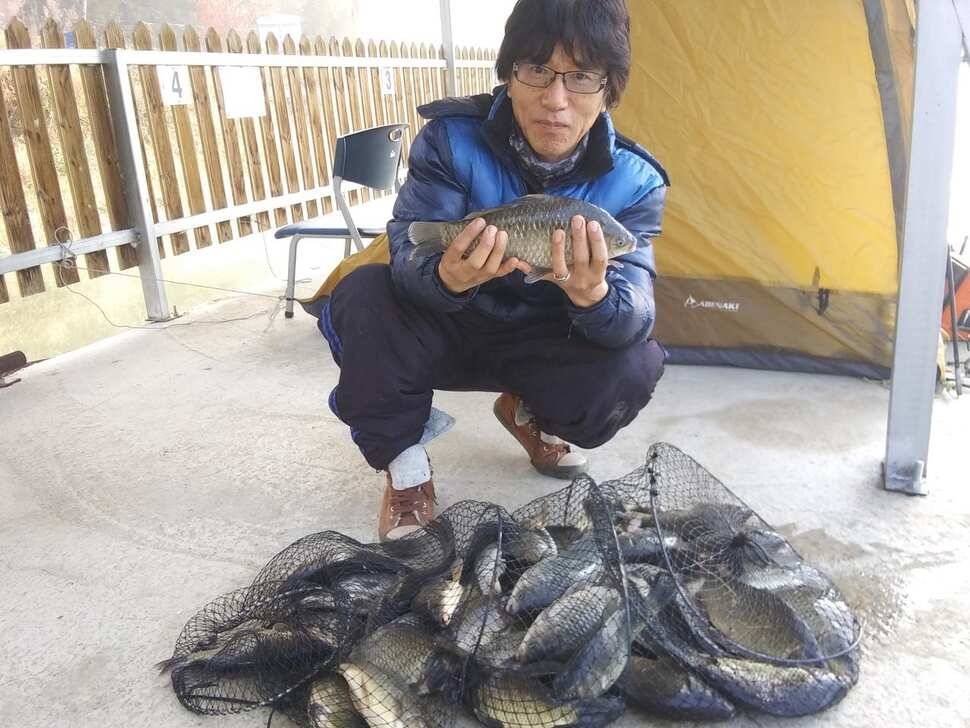 수곡낚시터 4짜 대물붕어가 또 나왔습니다 주말 조황 붕어방류 소식전합니다 (유료터정보 - 유료터점주조황)
