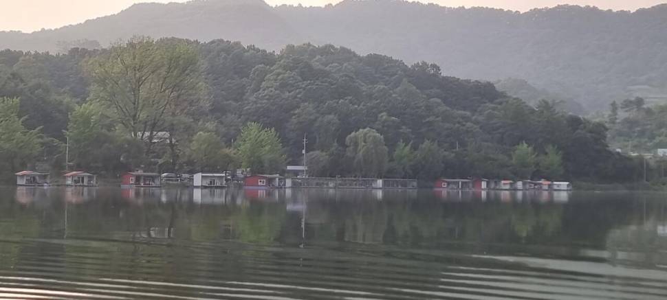 한가위 연휴 꾸준한 조황 힐링 수곡낚시터 조황 고른편이며 붕어방류 이어집니다 (유료터정보 - 유료터점주조황)