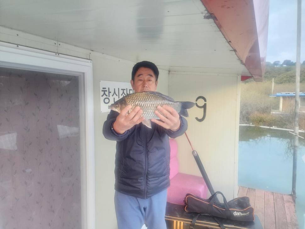 송전지 창신좌대 조황정보 대박 마리수 조황 (유료터정보 - 유료터점주조황)