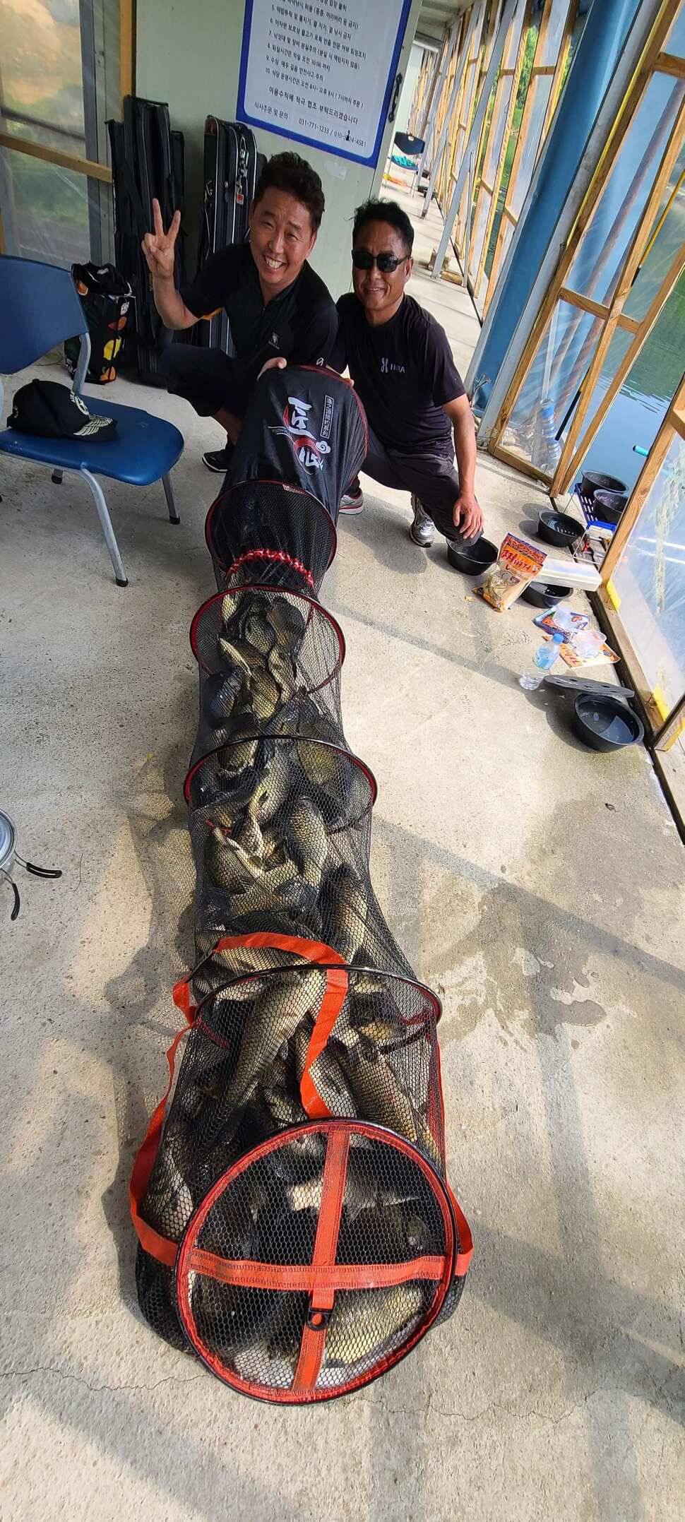 양평 지평 수곡낚시터 붕어100수 와 함게 조황이 꾸준합니다 (유료터정보 - 유료터점주조황)