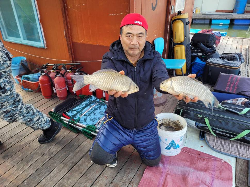 송전지 창신좌대 조황정보 꾸준한 조과 (유료터정보 - 유료터점주조황)