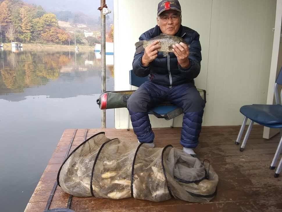 수곡낚시터 오늘도 붕어 대량 하였으며 조황소식 안내드립니다 (유료터정보 - 유료터점주조황)