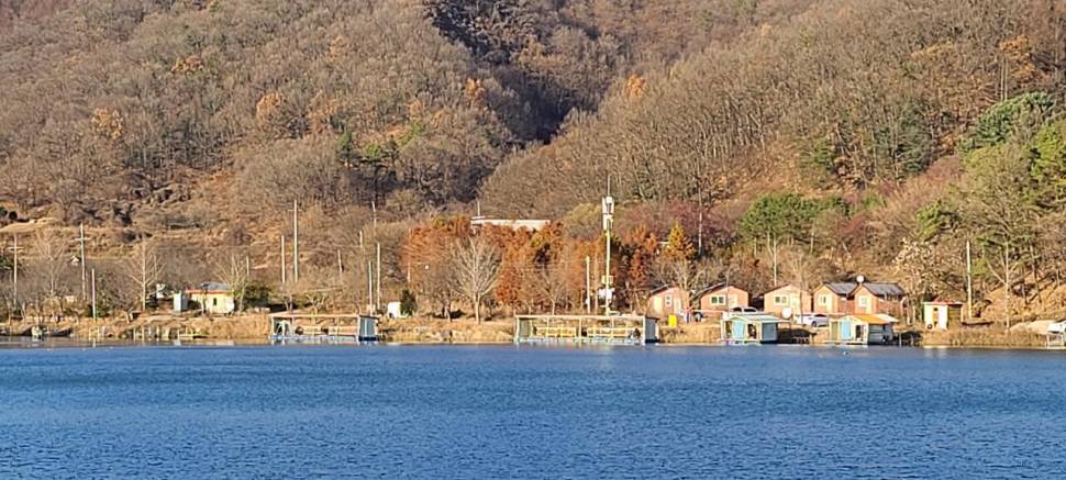 수곡낚시터 동절기 수상좌대 할인행사 실시 및 주말 조황 붕어 방류 (유료터정보 - 유료터점주조황)