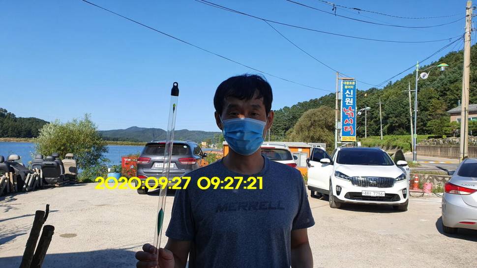 신원낚시터10월7일 연휴에도 토종4짜와 덩어리는 계속 나와 줍니다 (유료터정보 - 유료터점주조황)