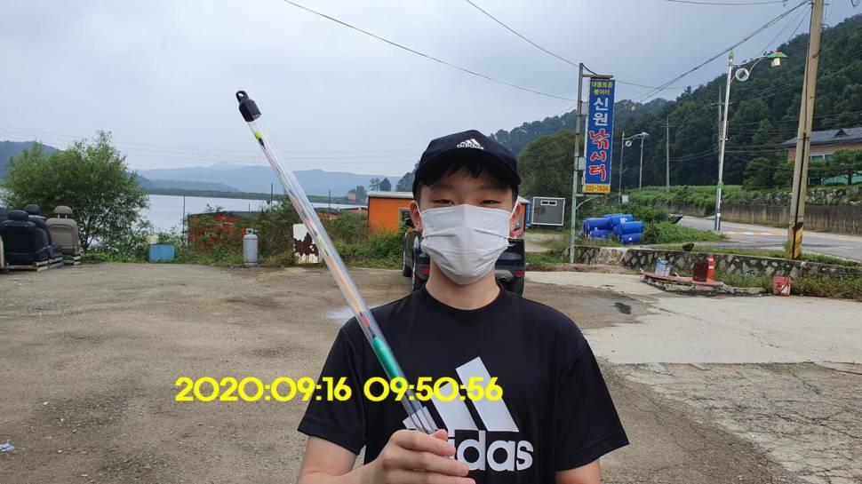 신원낚시터 9월16일 토종붕어 43짜리와 덩어리들 사진입니다 (유료터정보 - 유료터점주조황)