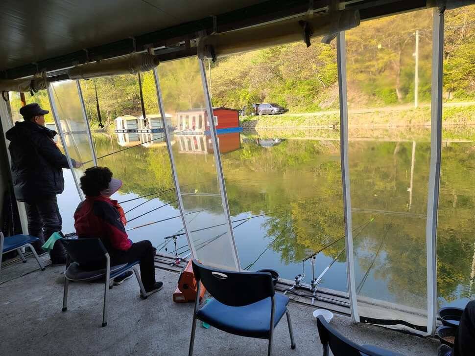 힐링 수곡낚시터 더좋은 조황이 나와주네요 오늘도 붕어방류 합니다 (유료터정보 - 유료터점주조황)