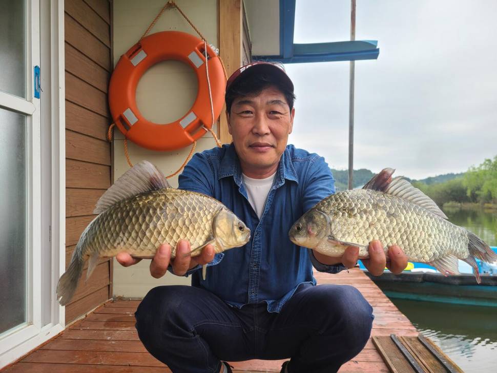 사짜 와 허리급 조황 (유료터정보 - 유료터점주조황)