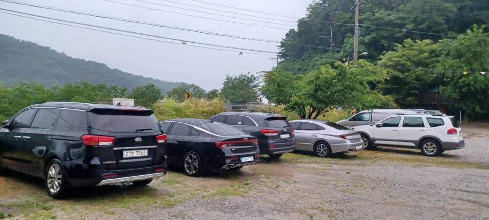 어우실지 주말만석에 감사합니다 입질도 비가오고 좋아요 (유료터정보 - 유료터점주조황)