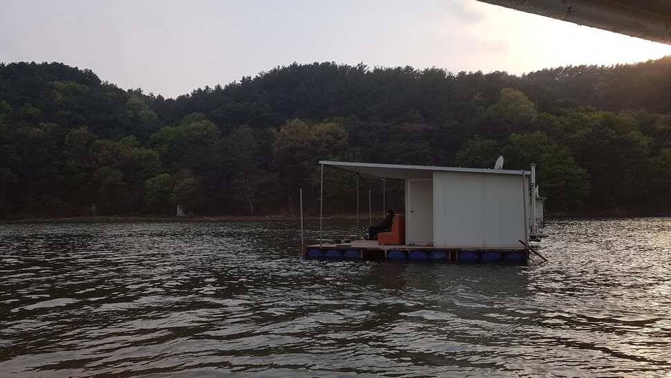 주말까지는 낚시가 어려웠읍니다 던지지도 못했담니다 그래도 만석을 채위주셔셔 감사합니다 (유료터정보 - 유료터점주조황)
