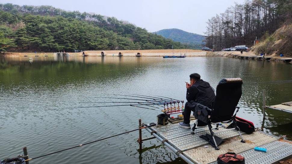 4짜 대물붕어 퍼레이드 (유료터정보 - 유료터점주조황)