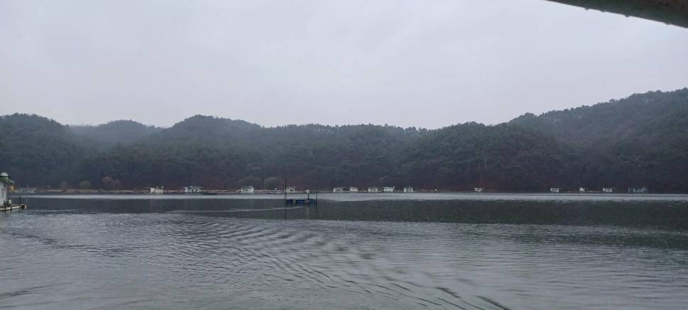 어우실지 비바람에도 월척12수 (유료터정보 - 유료터점주조황)