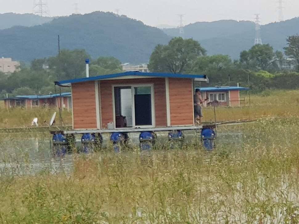 오름수위 마름군락지 입성 수원좌대 (유료터정보 - 유료터점주조황)