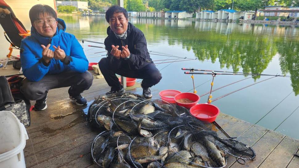 5월 11일 배수없는 거청낚시터 붕어조황 (유료터정보 - 유료터점주조황)
