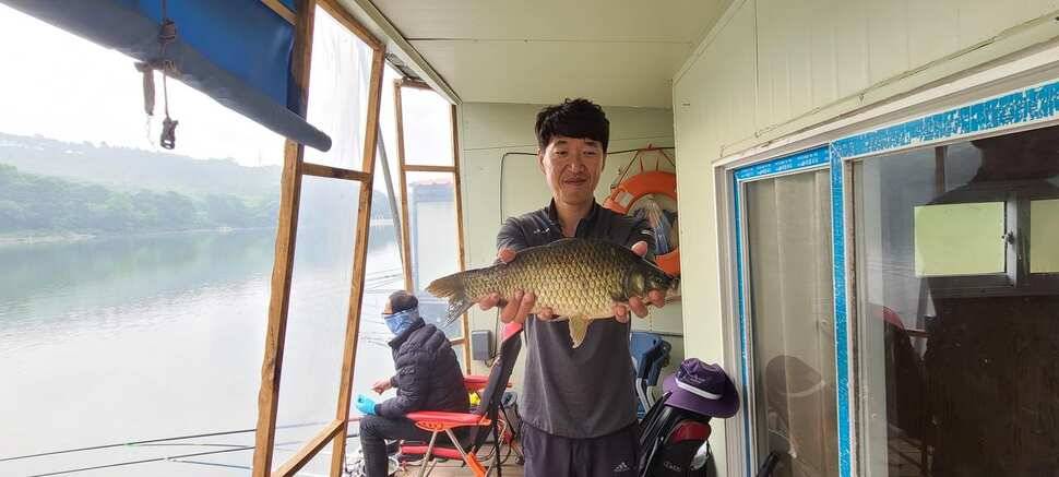 양평낚시터 힐링 수곡낚시터 고르고 꾸준한 조황입니다 (유료터정보 - 유료터점주조황)