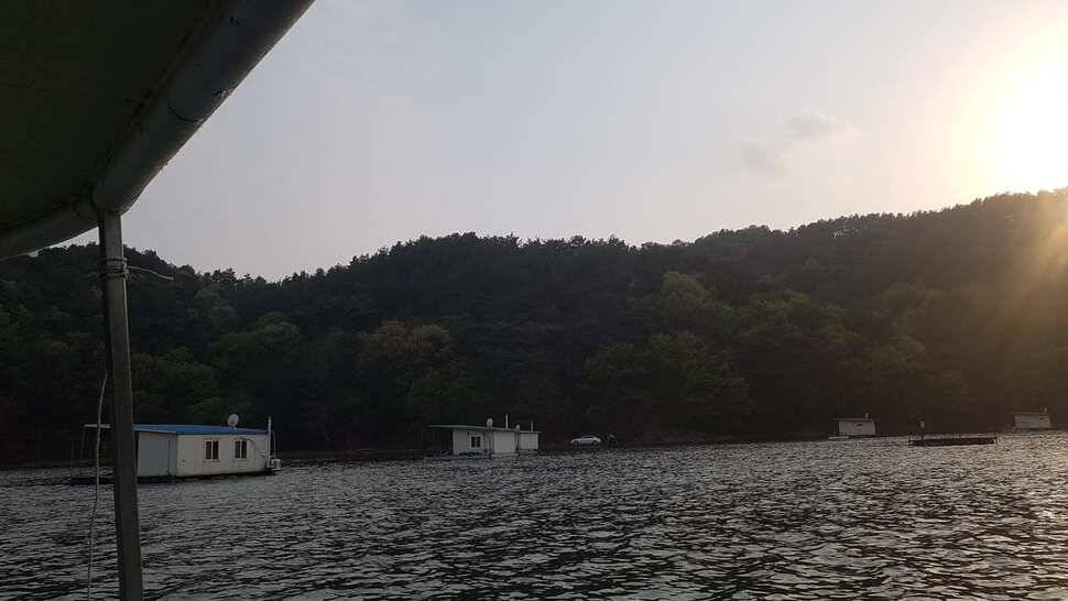 주말까지는 낚시가 어려웠읍니다 던지지도 못했담니다 그래도 만석을 채위주셔셔 감사합니다 (유료터정보 - 유료터점주조황)