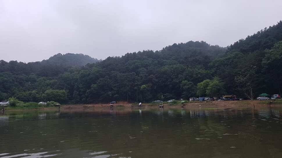 전좌대만석에 그래도 호조황 노지는 떨어지고 깊은곳에서 손맛을 보셨다는군요 (유료터정보 - 유료터점주조황)