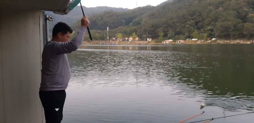 힐링 수곡낚시터 주말 토요일 붕어 조황 및 붕어방류 (유료터정보 - 유료터점주조황)