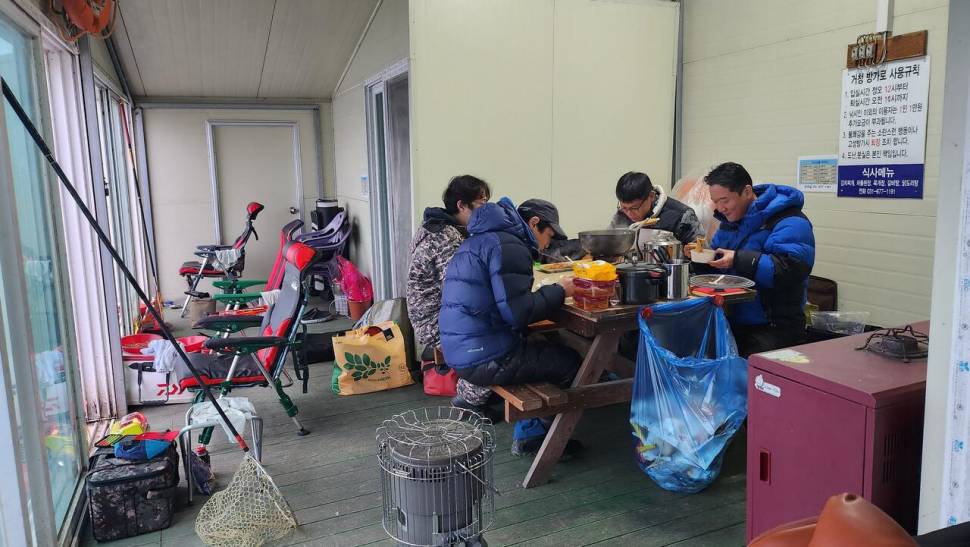 12 월 28일 안성 거청낚시터 조황 (유료터정보 - 유료터점주조황)