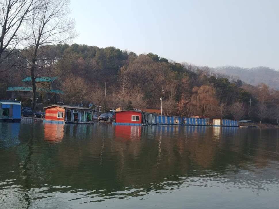 겨울붕어낚시 양평 수곡낚시터 주중 조황 기복이 많았습니다 내일 붕어방류 합니다 (유료터정보 - 유료터점주조황)