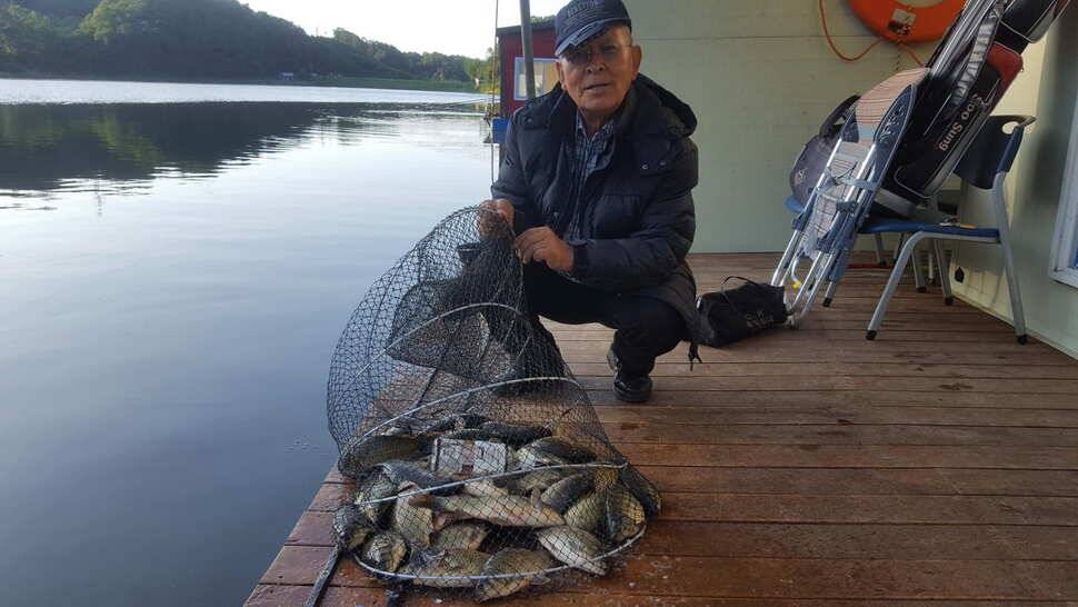 수곡낚시터 연휴 붕어조황 더 좋아졌으며 내일도 붕어방류 합니다 (유료터정보 - 유료터점주조황)
