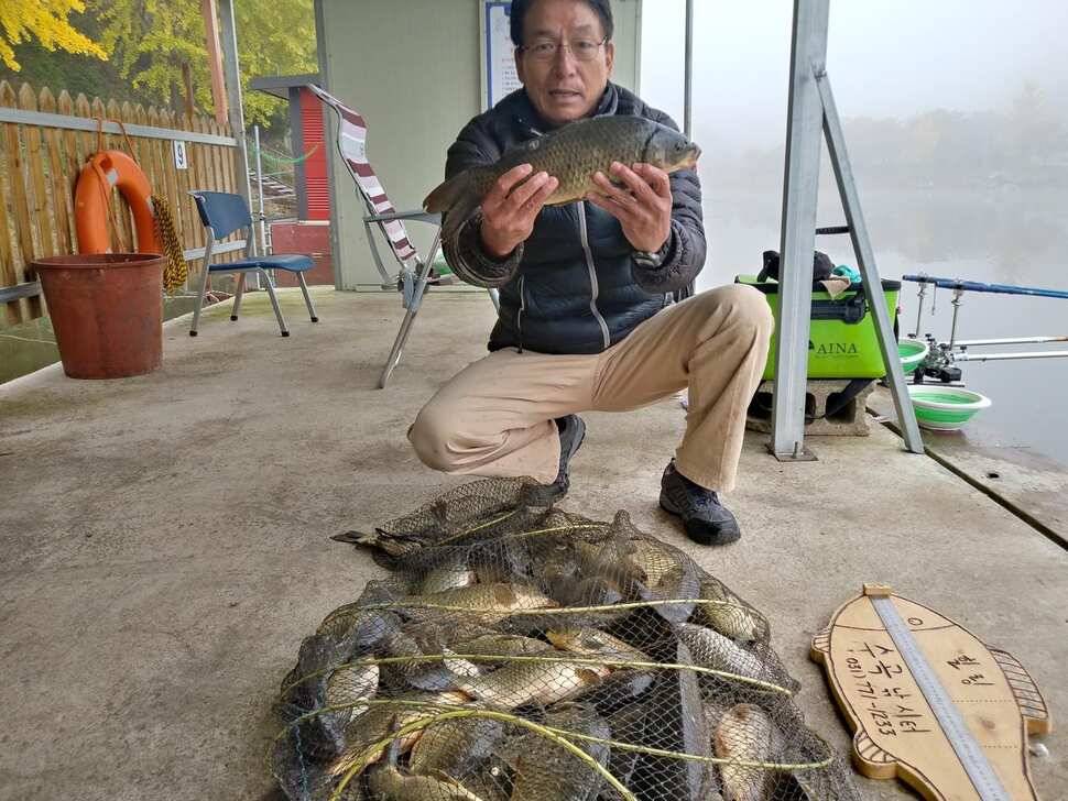 붕어낚시 양평 수곡낚시터 어제조황도 고르게 잘 나와주었습니다 (유료터정보 - 유료터점주조황)