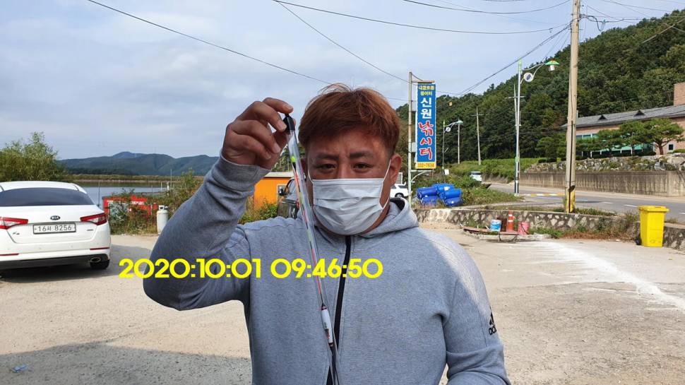 신원낚시터10월7일 연휴에도 토종4짜와 덩어리는 계속 나와 줍니다 (유료터정보 - 유료터점주조황)