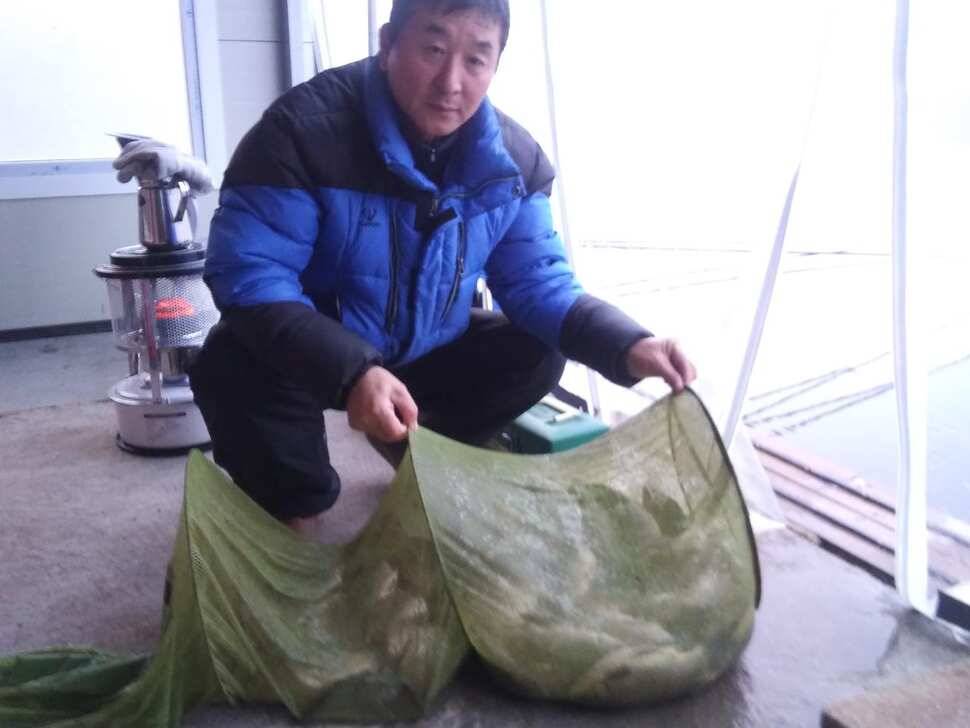 겨울붕어낚시 수곡낚시터 좋은 조황이 나와줍니다 금일 수상좌대 주중요금입니다 (유료터정보 - 유료터점주조황)