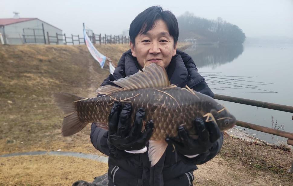2024년 02월 넷째주 조황정보 용담낚시터사암지 4짜 14마리 대행진 (유료터정보 - 유료터점주조황)