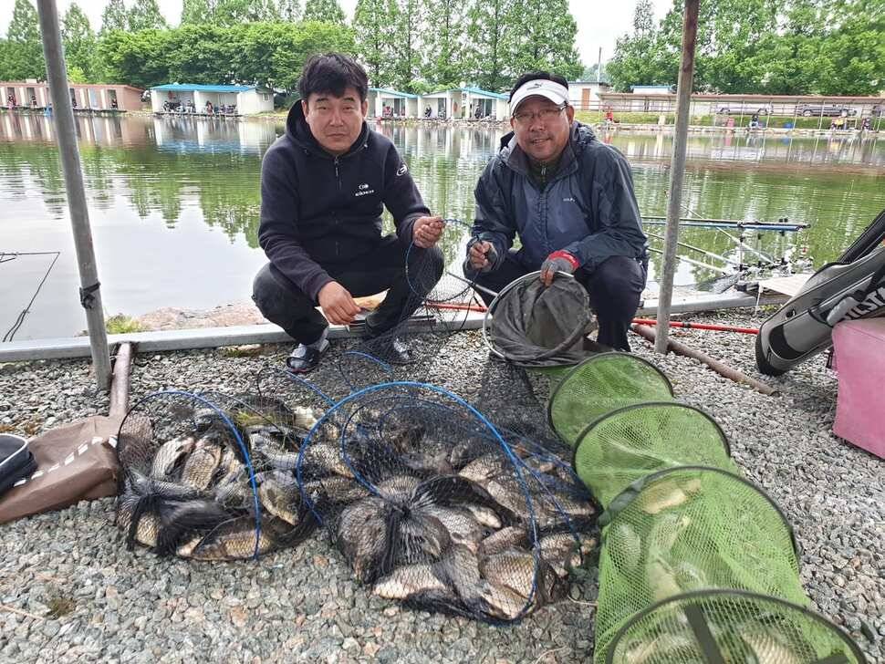 배수 없는 안성 거청낚시터 5월 19 일 (유료터정보 - 유료터점주조황)