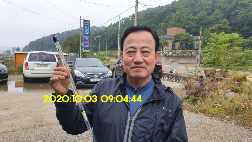 신원낚시터10월7일 연휴에도 토종4짜와 덩어리는 계속 나와 줍니다 (유료터정보 - 유료터점주조황)