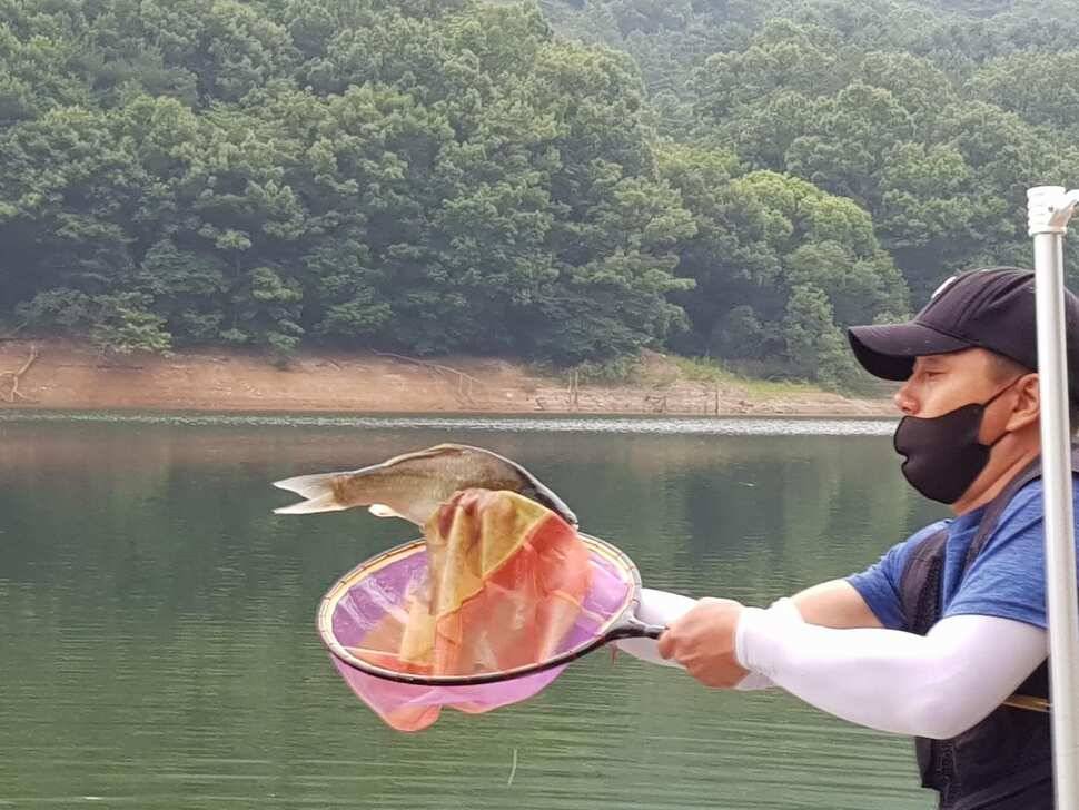 아름다운계곡속에자리잡은장계지에서 (유료터정보 - 유료터점주조황)