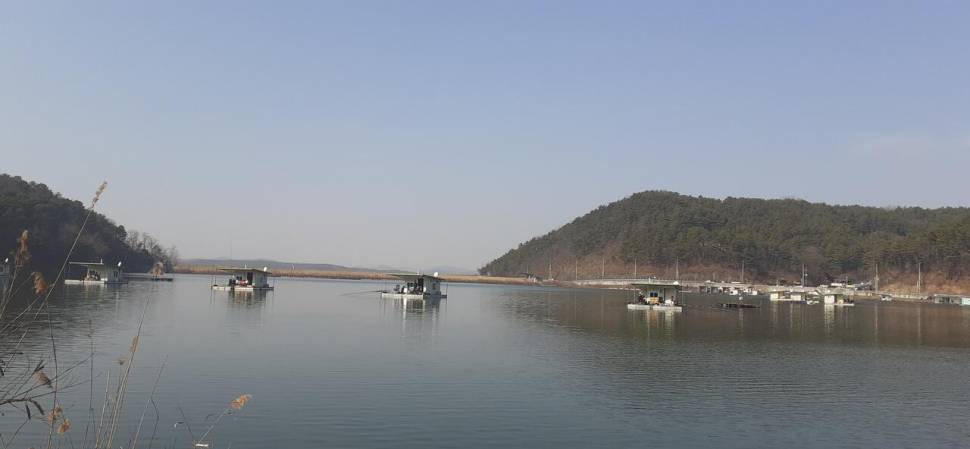 붕어는 준비중 입니다 아직은 이른감이 날씨가 더풀 려야지 될듯 27일 개장해요 (유료터정보 - 유료터점주조황)