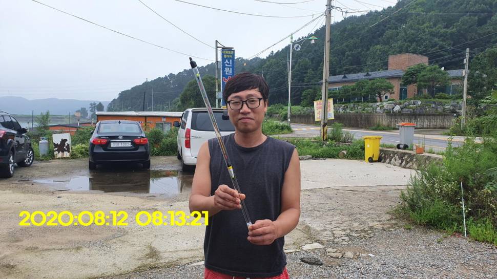 신원낚시터 8월16일 토종붕어 4짜와 덩어리 사진입니다 (유료터정보 - 유료터점주조황)