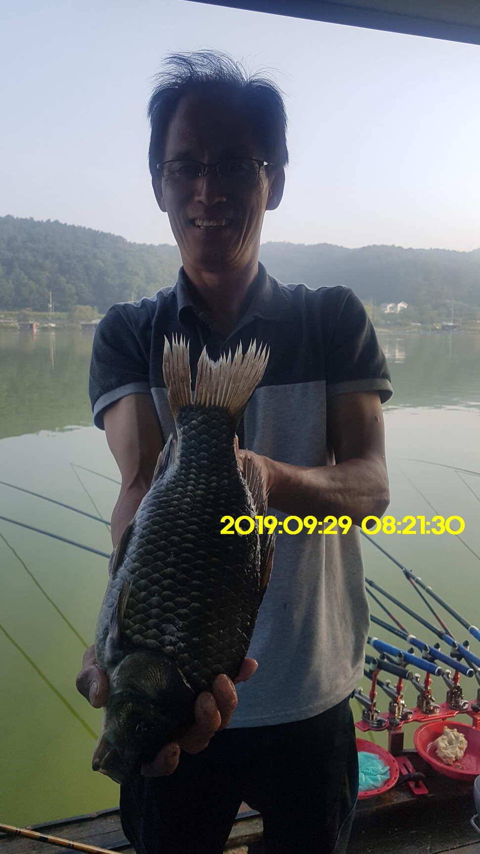 신원낚시터 10월1일 토종대물4짜와 덩어리가 마릿수로 (유료터정보 - 유료터점주조황)
