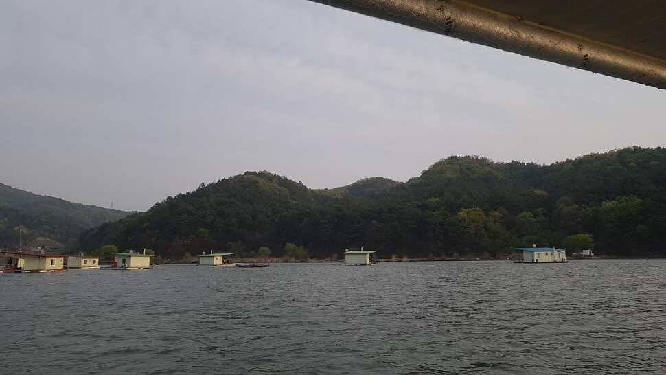 주말까지는 낚시가 어려웠읍니다 던지지도 못했담니다 그래도 만석을 채위주셔셔 감사합니다 (유료터정보 - 유료터점주조황)