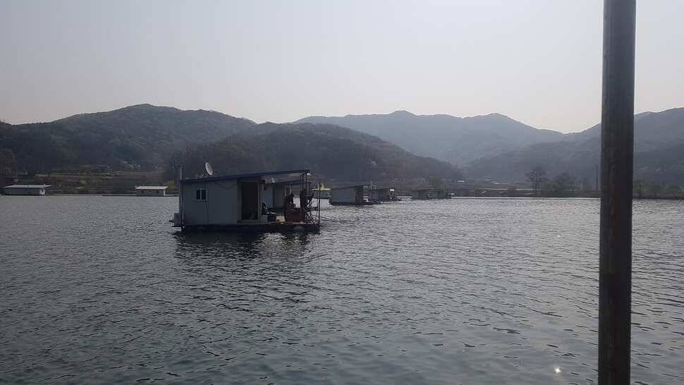 날씨가 풀리면서 4짜가 3수 월척이 20수 이상나오네요 (유료터정보 - 유료터점주조황)